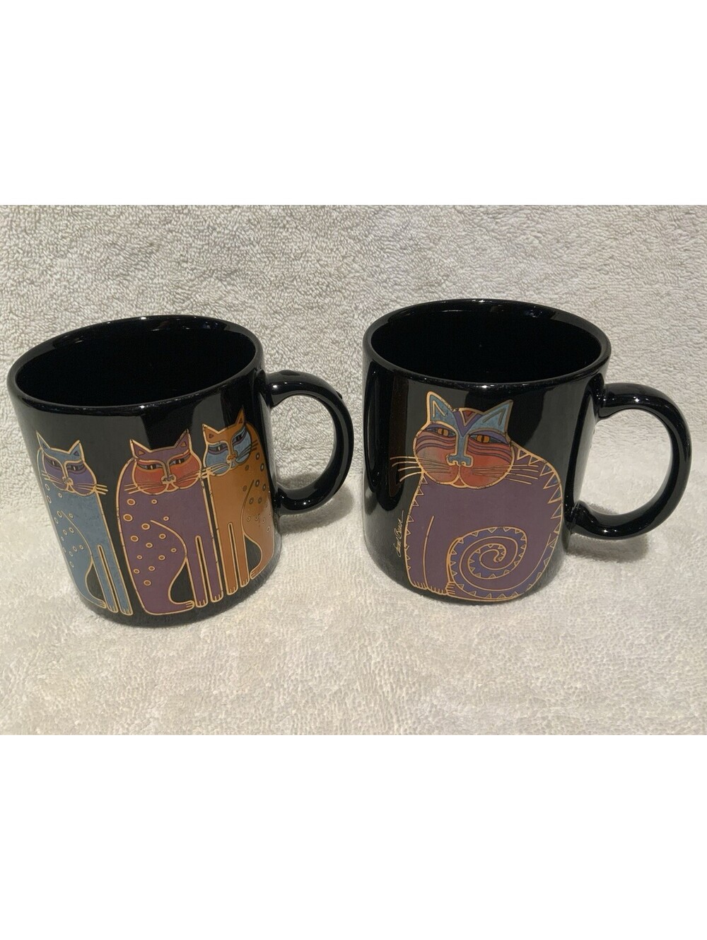 Laurel Burch 2 Mug Set Includes Siamese Cats and Mythical Cat 12oz. Mugs